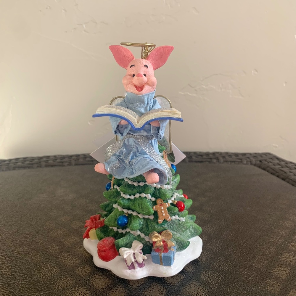 Clothique Disney Showcase Winnie the Pooh Possible Dreams Piglet Ornament